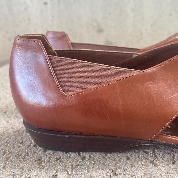 VIA SPIGA LEATHER WOMEN'S POINTED TOE CUT-OUT FLATS TAN SIZE 5.5 - Picture 8 of 13